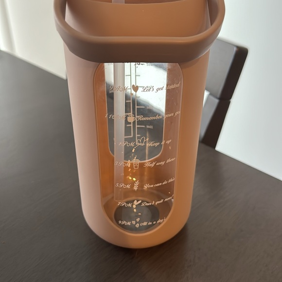 glass water bottle - Picture 4 of 4